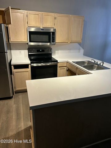 2926 Mulberry Lane E, Greenville, NC 27858