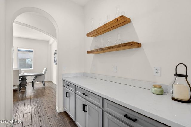 3530 E AQUARIUS Place, Chandler, AZ 85249