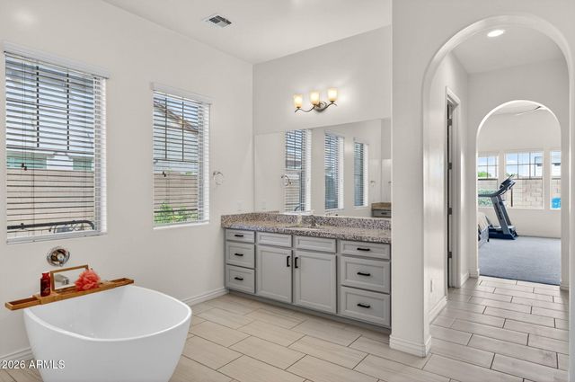 3530 E AQUARIUS Place, Chandler, AZ 85249