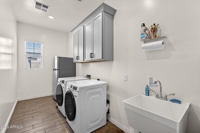 3530 E AQUARIUS Place, Chandler, AZ 85249