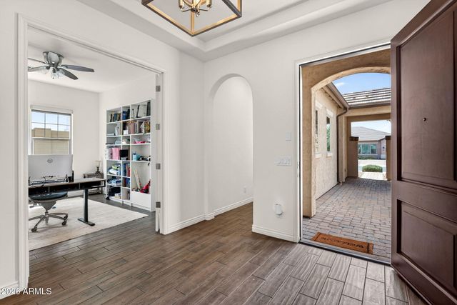 3530 E AQUARIUS Place, Chandler, AZ 85249