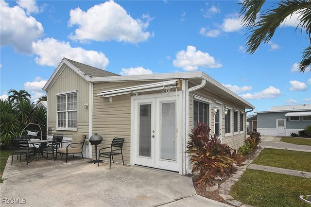 7029 Granada Lakes DR, Fort Myers, FL 33967