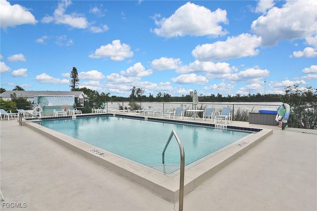 7029 Granada Lakes DR, Fort Myers, FL 33967