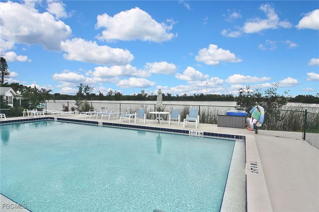 7029 Granada Lakes DR, Fort Myers, FL 33967