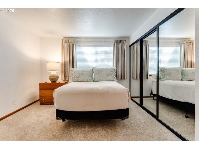 2051 LAKE ISLE Ter, Eugene, OR 97401