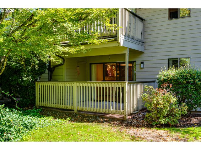 2051 LAKE ISLE Ter, Eugene, OR 97401