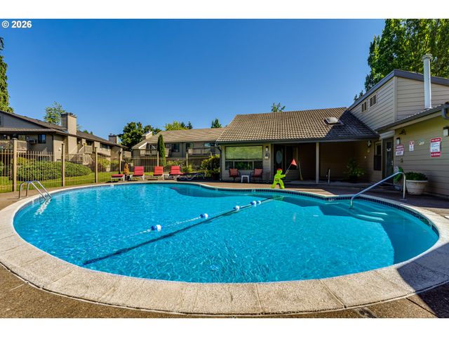 2051 LAKE ISLE Ter, Eugene, OR 97401