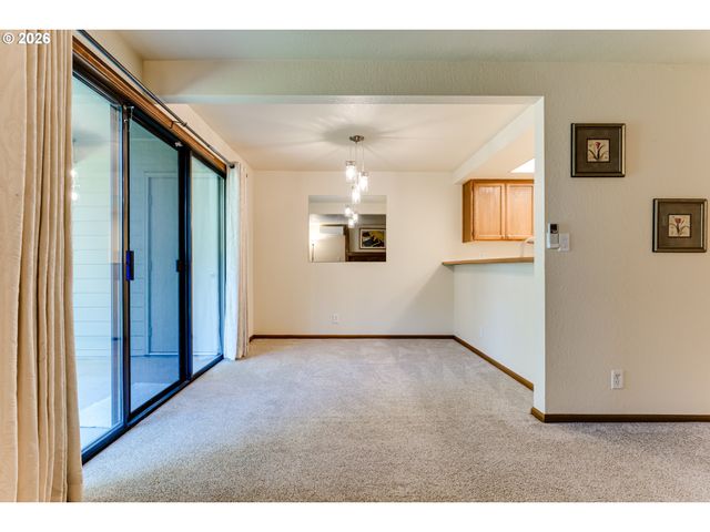 2051 LAKE ISLE Ter, Eugene, OR 97401