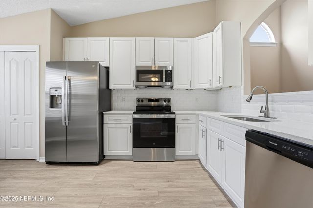 811 14TH Avenue S, Jacksonville Beach, FL 32250