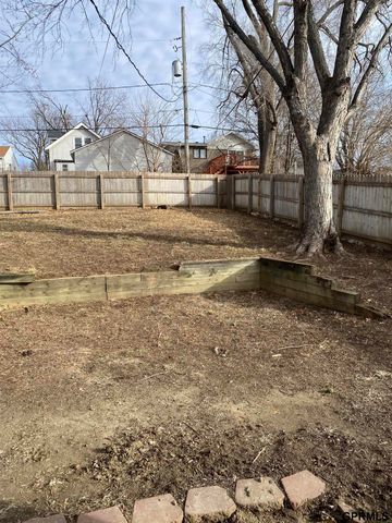 5423 S 50th Avenue, Omaha, NE 68117