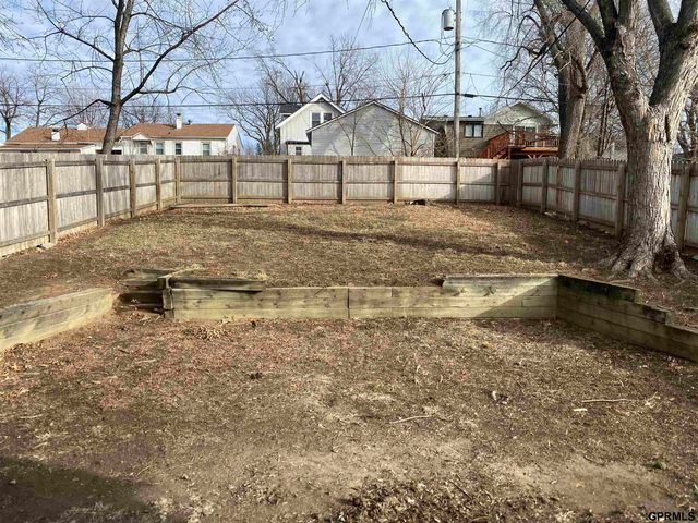 5423 S 50th Avenue, Omaha, NE 68117