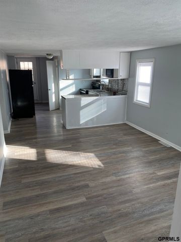 5423 S 50th Avenue, Omaha, NE 68117