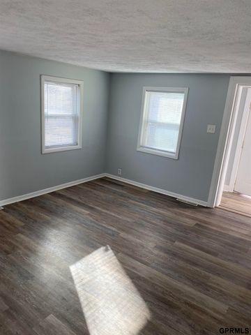 5423 S 50th Avenue, Omaha, NE 68117