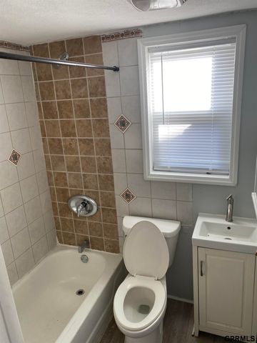 5423 S 50th Avenue, Omaha, NE 68117