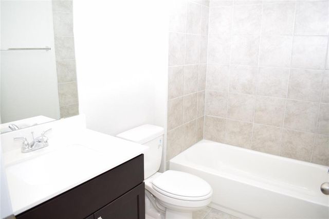 117 Keltic DR, Kyle, TX 78640