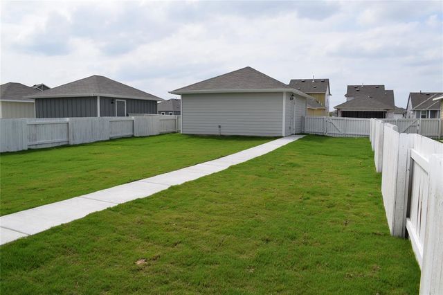 117 Keltic DR, Kyle, TX 78640