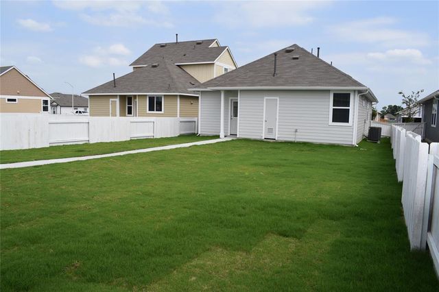 117 Keltic DR, Kyle, TX 78640