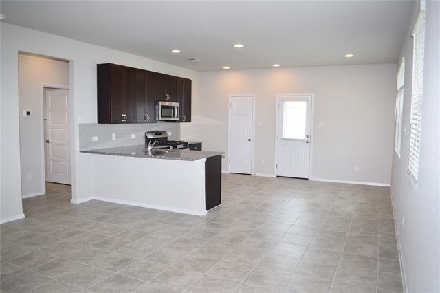 117 Keltic DR, Kyle, TX 78640