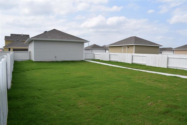 117 Keltic DR, Kyle, TX 78640