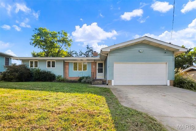 7 Valley Road, St Charles, MO 63303