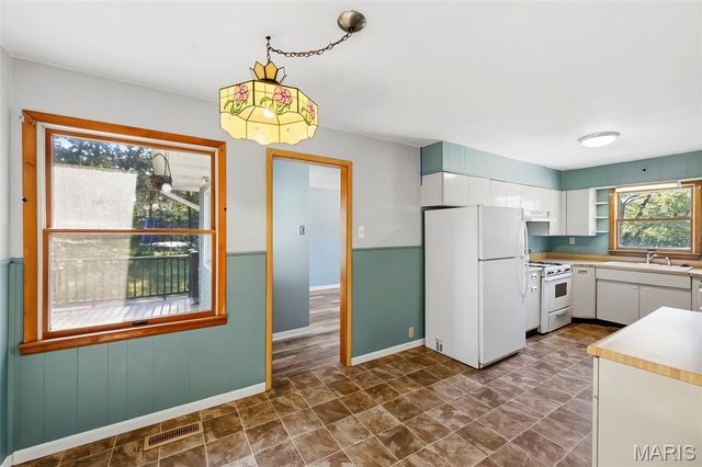7 Valley Road, St Charles, MO 63303