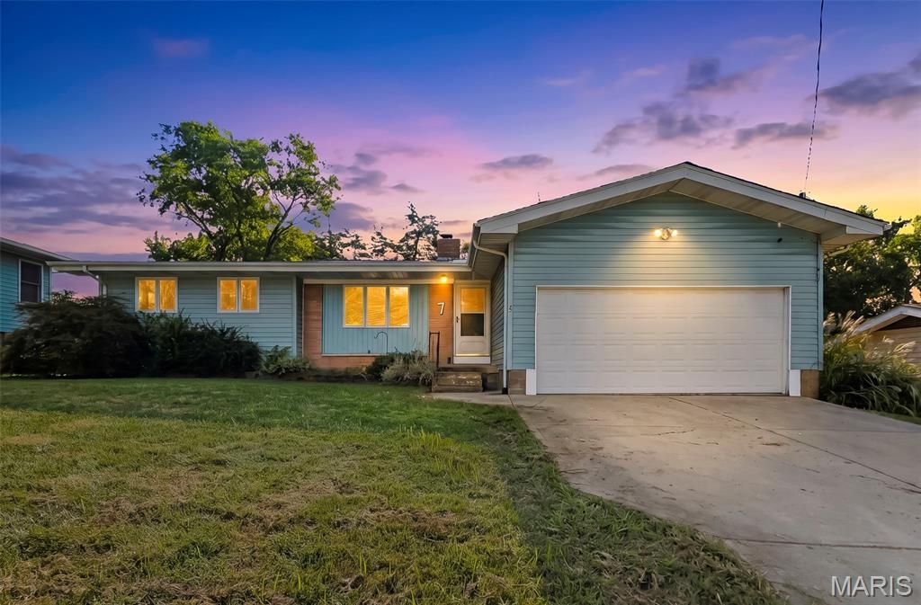 7 Valley Road, St Charles, MO 63303