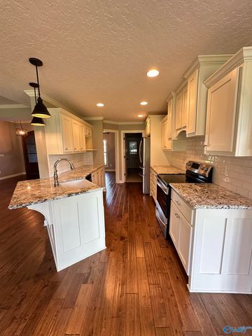 375 Creekside Circle, Gadsden, AL 35901