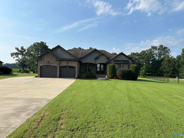 375 Creekside Circle, Gadsden, AL 35901