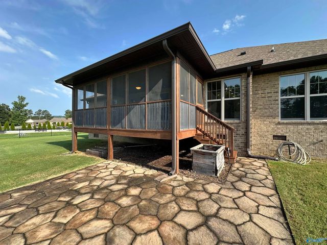 375 Creekside Circle, Gadsden, AL 35901