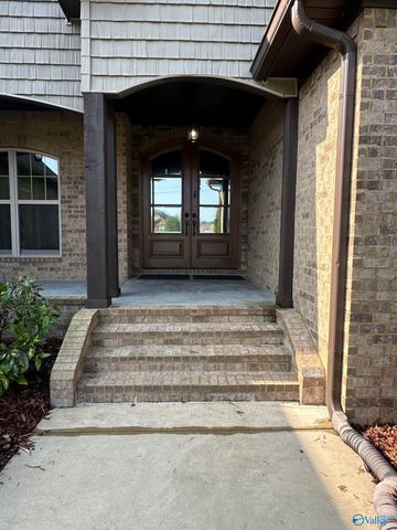 375 Creekside Circle, Gadsden, AL 35901