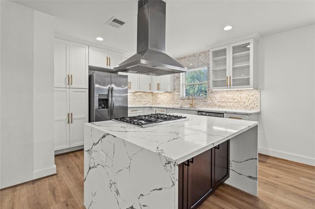 2114 Eaglerock Drive, Houston, TX 77080