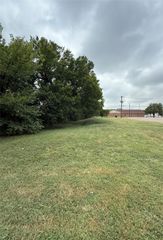 1804 Ash Crescent Street, Fort Worth, TX 76104