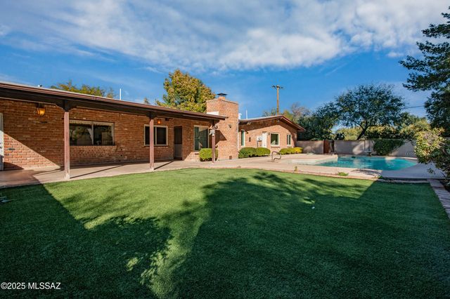 6290 E Paseo Tierra Alta, Tucson, AZ 85715