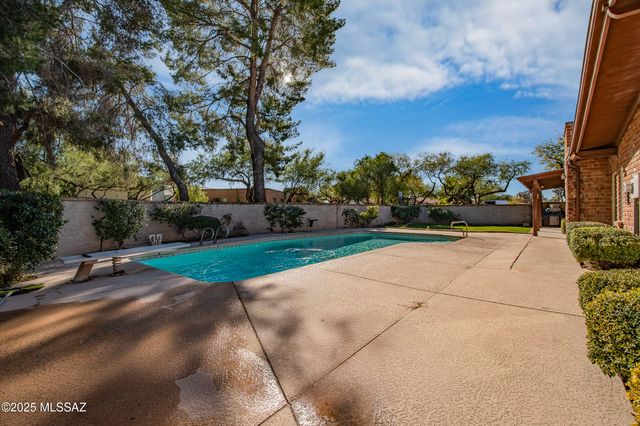 6290 E Paseo Tierra Alta, Tucson, AZ 85715