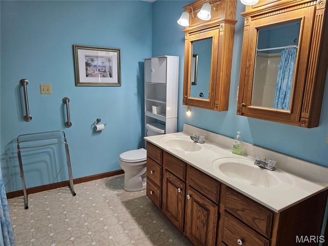 611 Brookstone Court, Freeburg, IL 62243