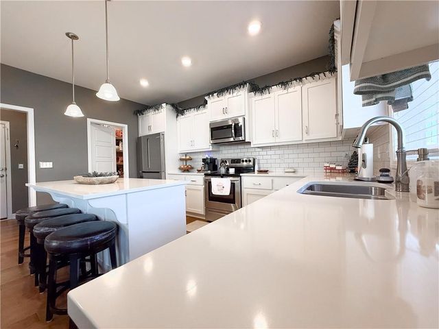 9214 NE 110th Terrace, Kansas City, MO 64157