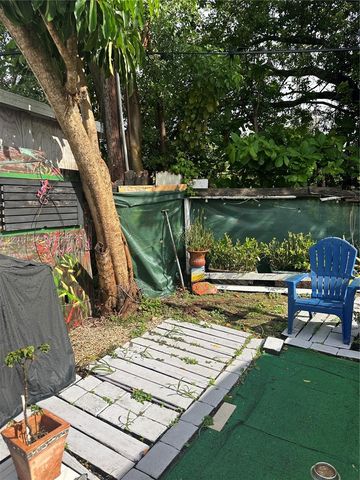 2375 NE 137th St 0, North Miami Beach, FL 33181