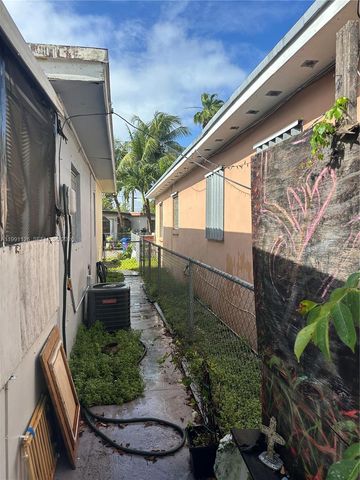 2375 NE 137th St 0, North Miami Beach, FL 33181