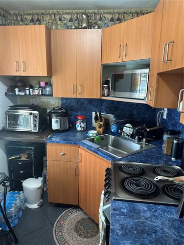 2375 NE 137th St 0, North Miami Beach, FL 33181