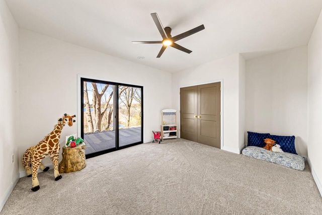 1835 Davies DRIVE, Summit, WI 53066