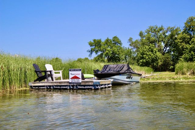 1835 N Davies DRIVE, Summit, WI 53066