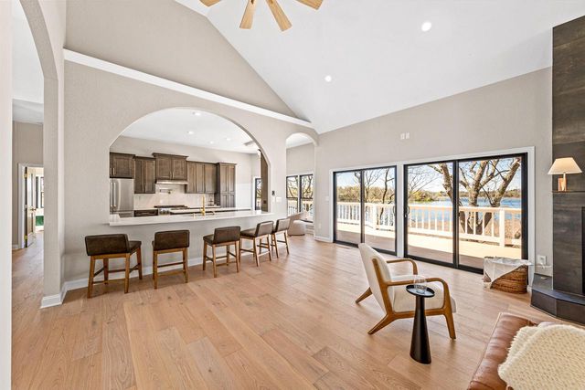 1835 Davies DRIVE, Summit, WI 53066