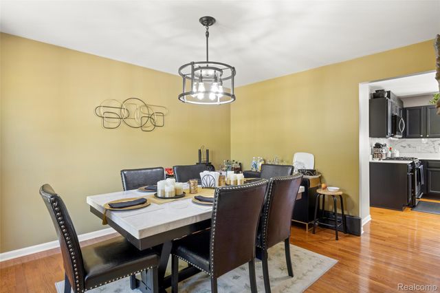 9778 Ravenshire Drive, Ypsilanti, MI 48198