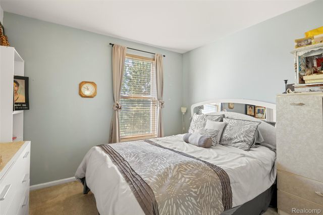 9778 Ravenshire Drive, Ypsilanti, MI 48198