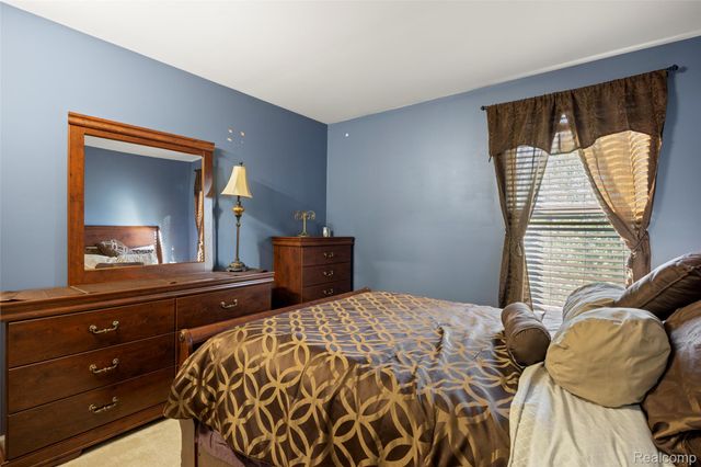 9778 Ravenshire Drive, Ypsilanti, MI 48198