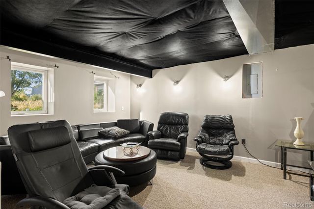 9778 Ravenshire Drive, Ypsilanti, MI 48198