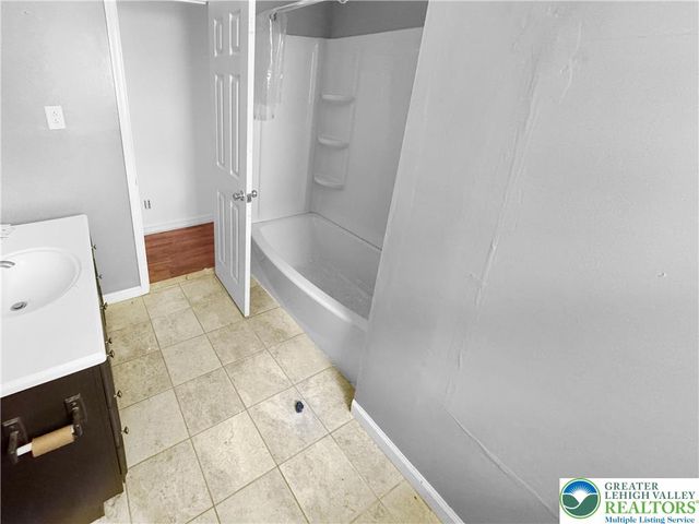 183 Island Drive, Tobyhanna Twp, PA 18334