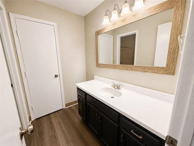448 NE Churchill Street, Lee's Summit, MO 64086