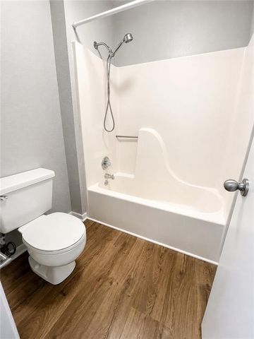 448 NE Churchill Street, Lee's Summit, MO 64086