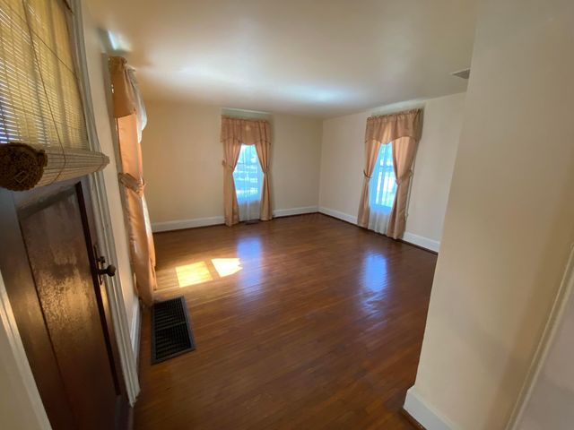 281 E Central Avenue, Delaware, OH 43015
